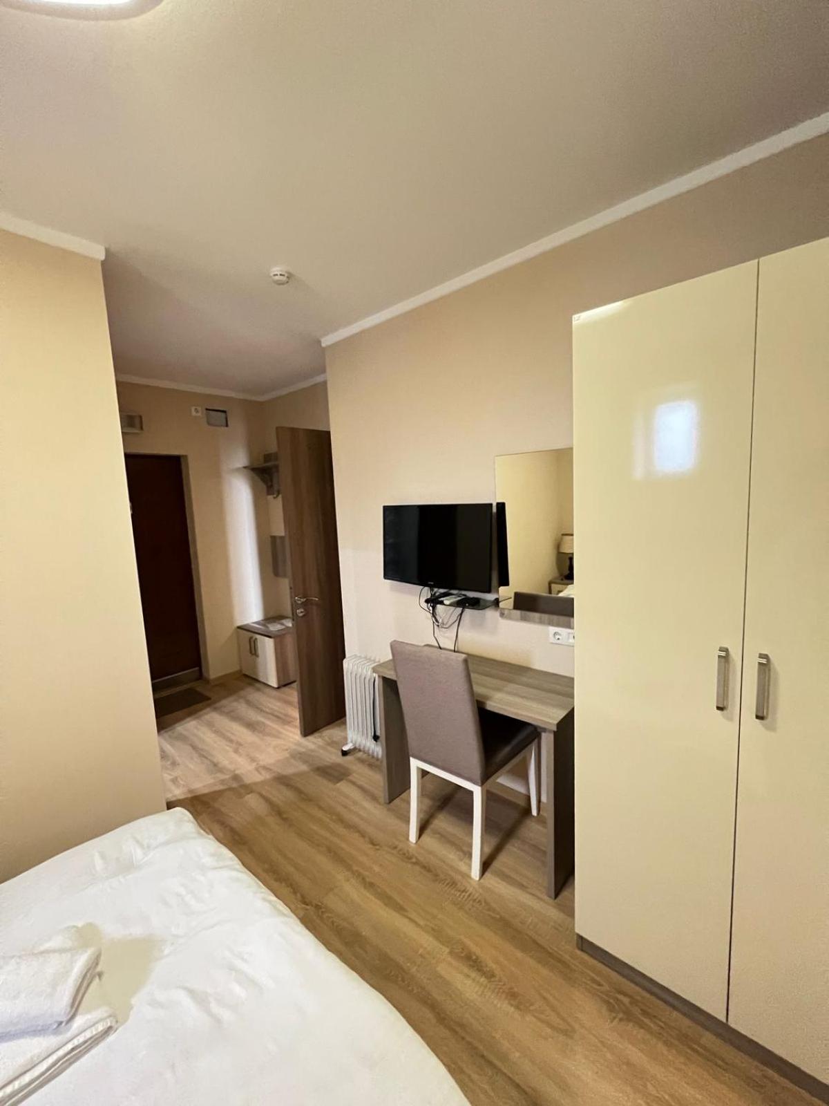 Holiday Lux Tower