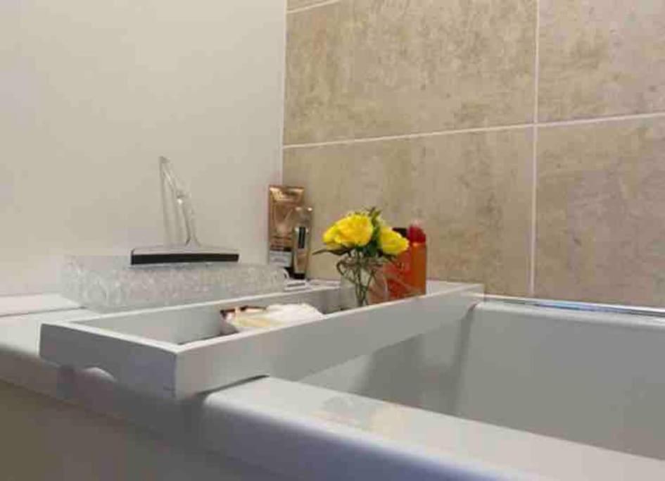 SeaBright; one bed apartment with garden and parking