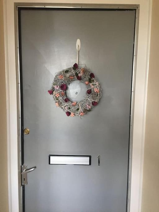 SeaBright; one bed apartment with garden and parking