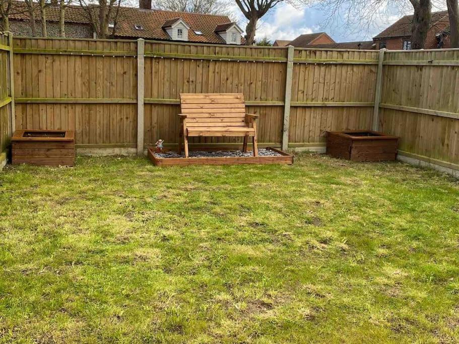 SeaBright; one bed apartment with garden and parking