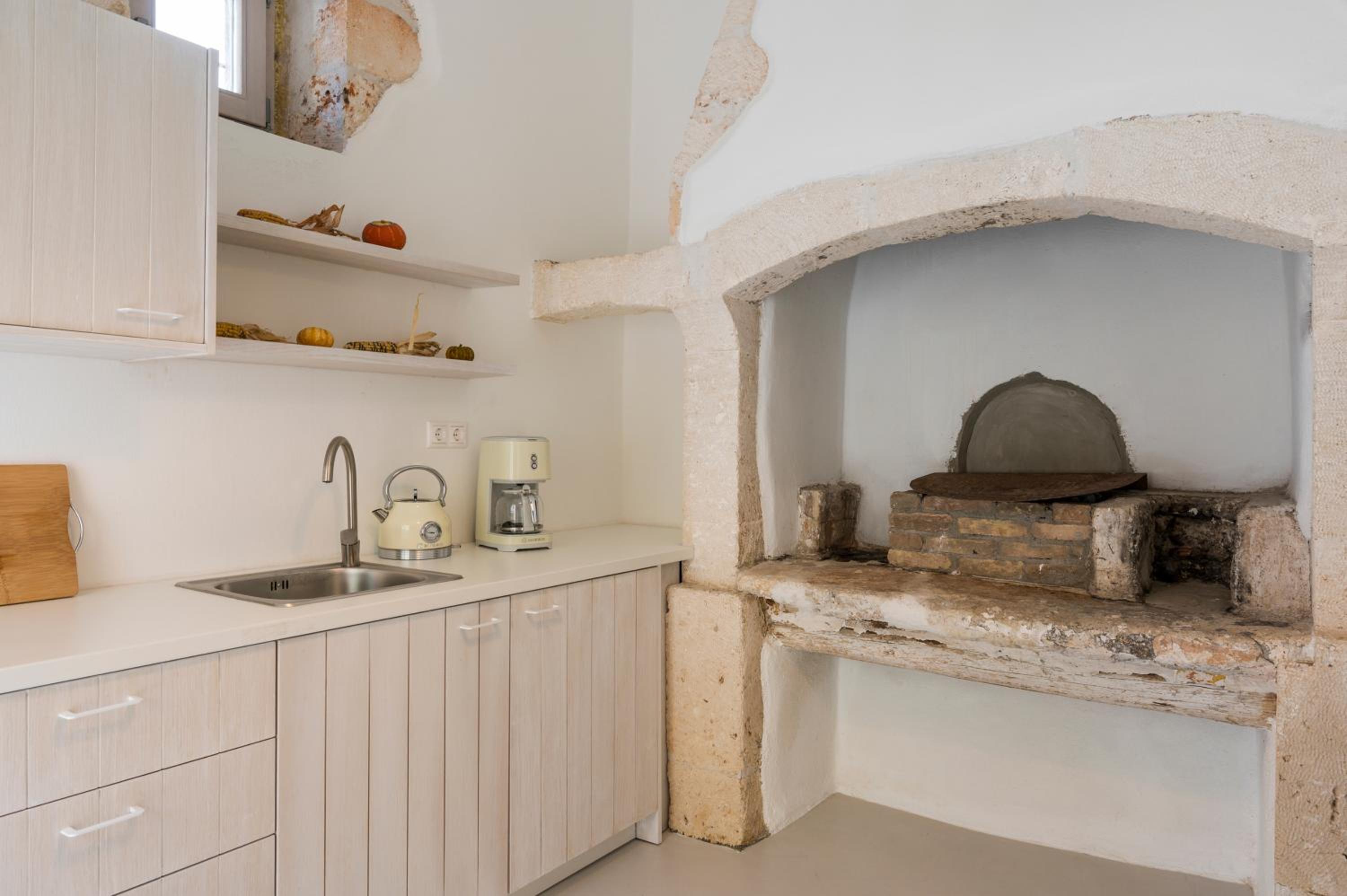 Tholos Cottage