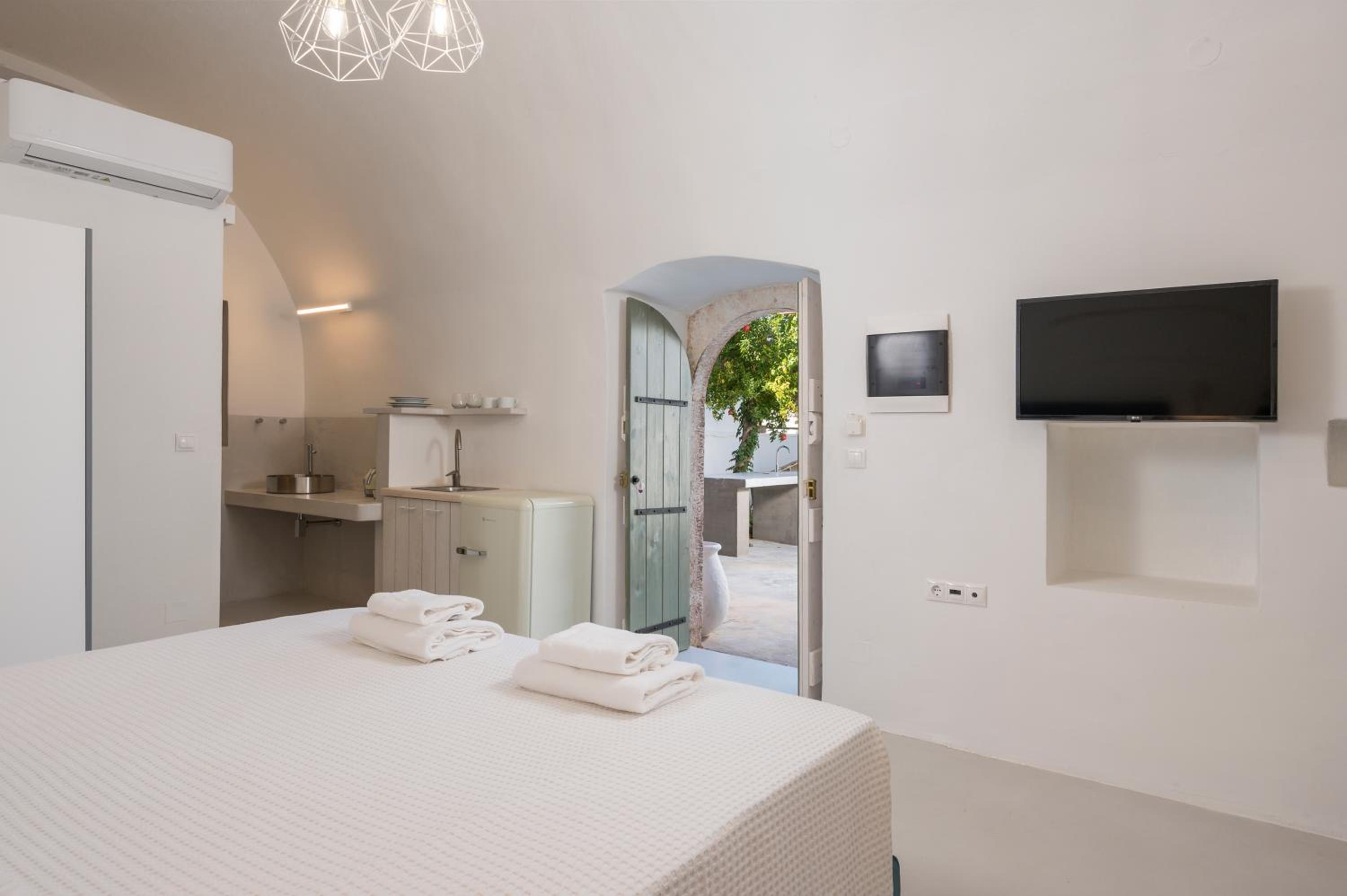 Tholos Cottage