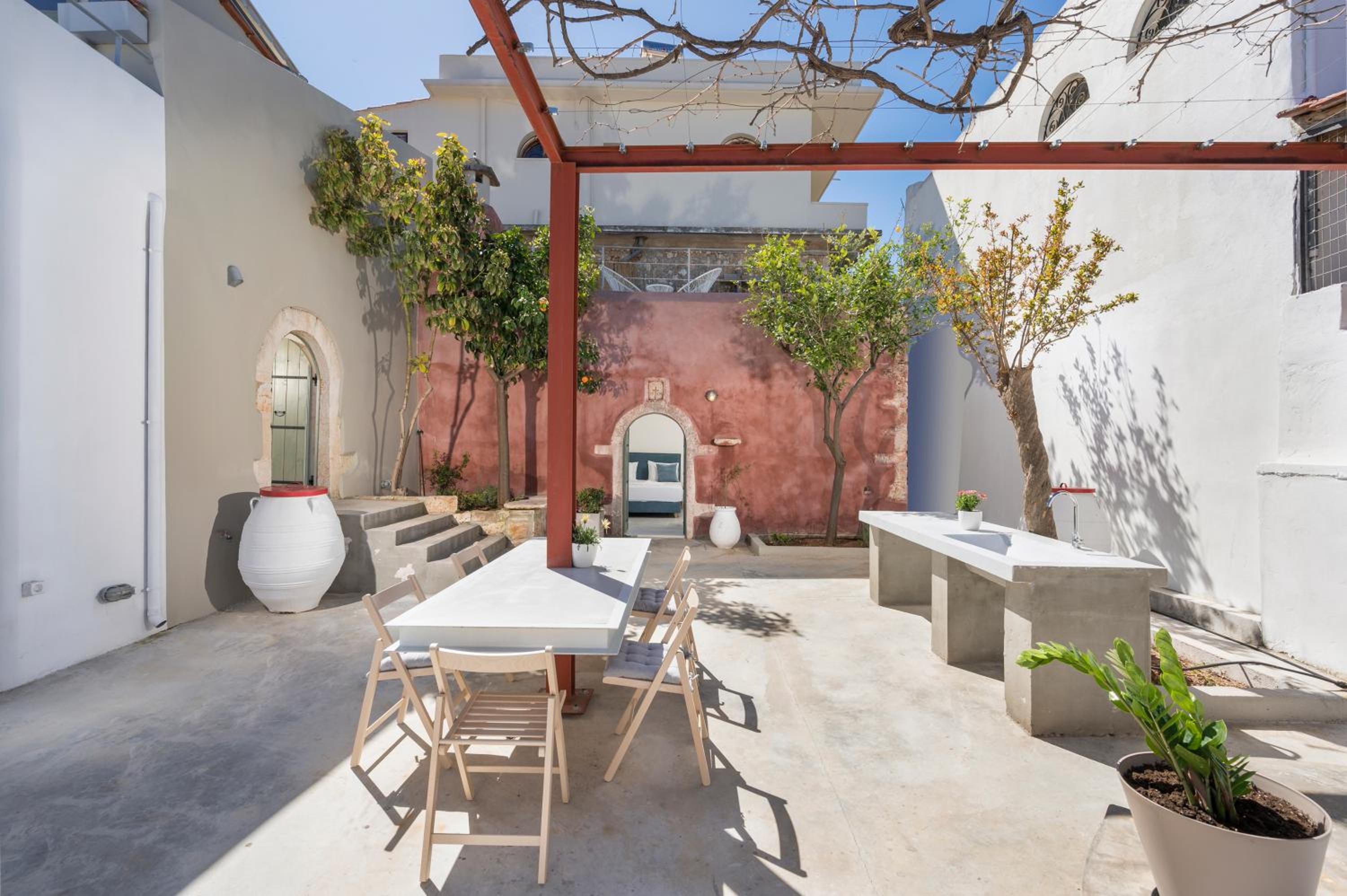 Tholos Cottage