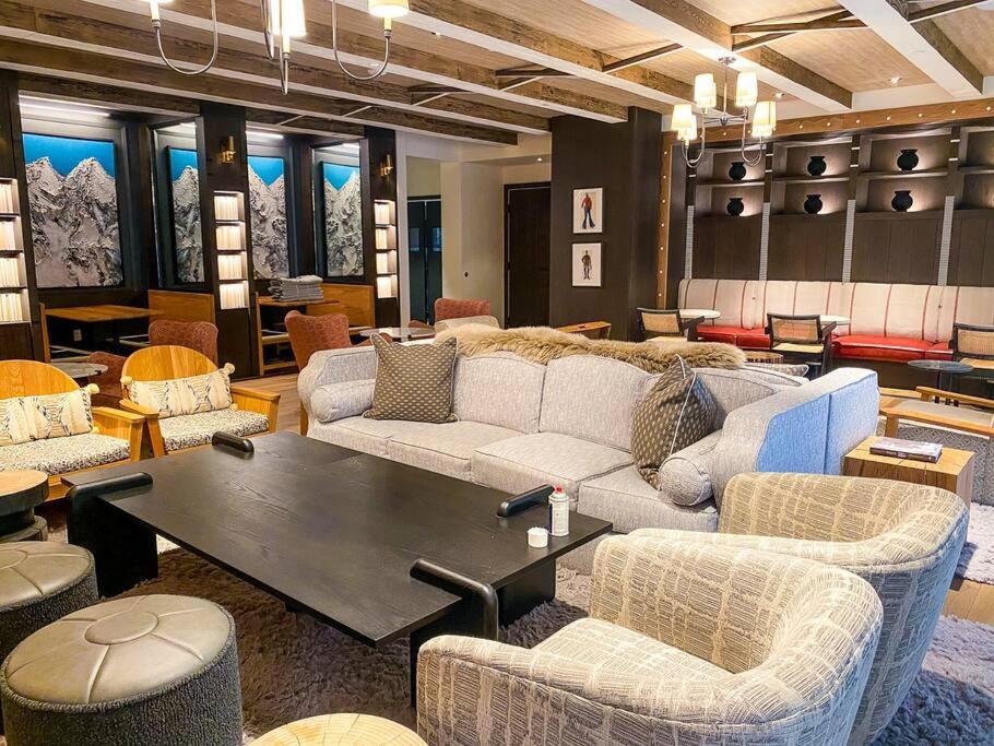 Luxury Auberge Madeline Residence Building