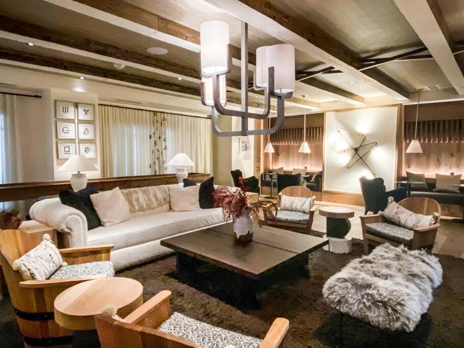 Luxury Auberge Madeline Residence Building