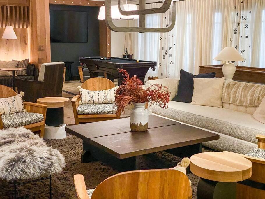 Luxury Auberge Madeline Residence Building