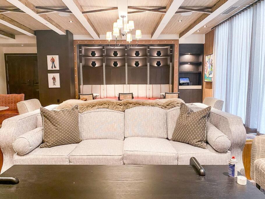 Luxury Auberge Madeline Residence Building