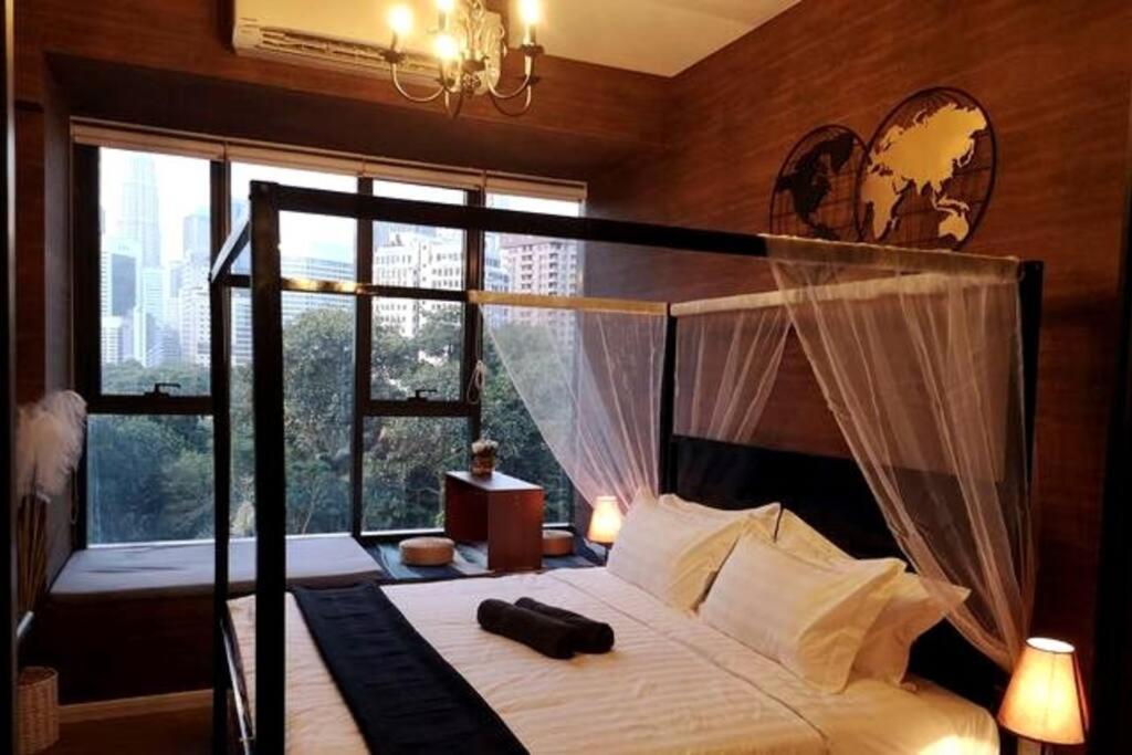 Romantic Log Cabin 2 - Heart of KL, near KLCC/KL Tower