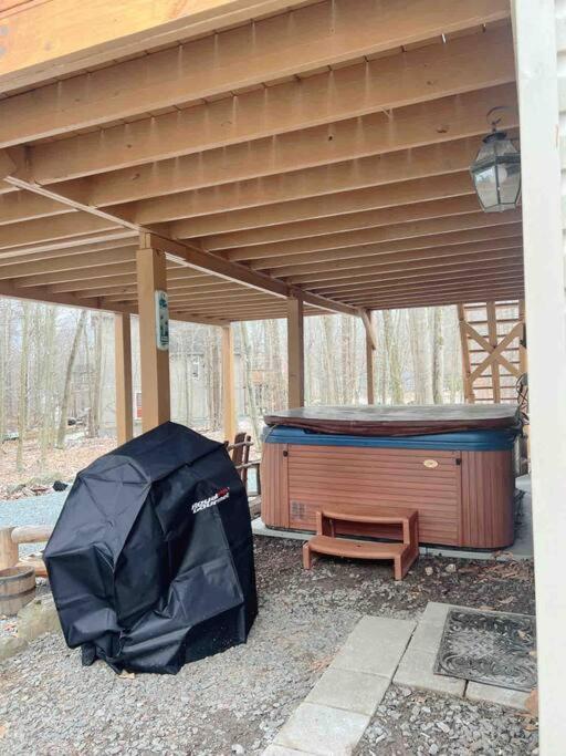 Pocono Woodland Hideaway with Hot Tub view 4