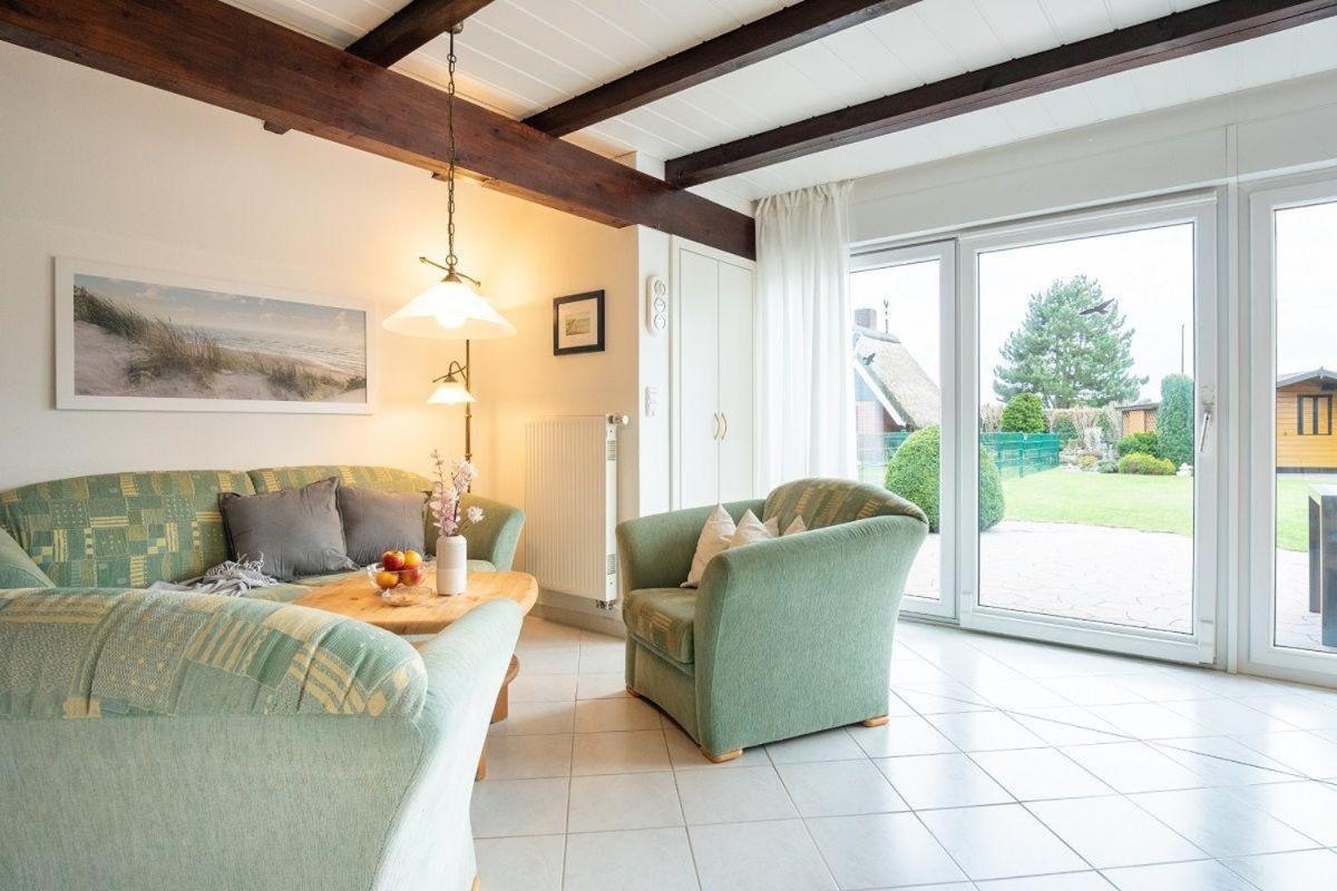 Am-hohen-Ufer-Reetdach-Haus-Ocean-Breeze-123