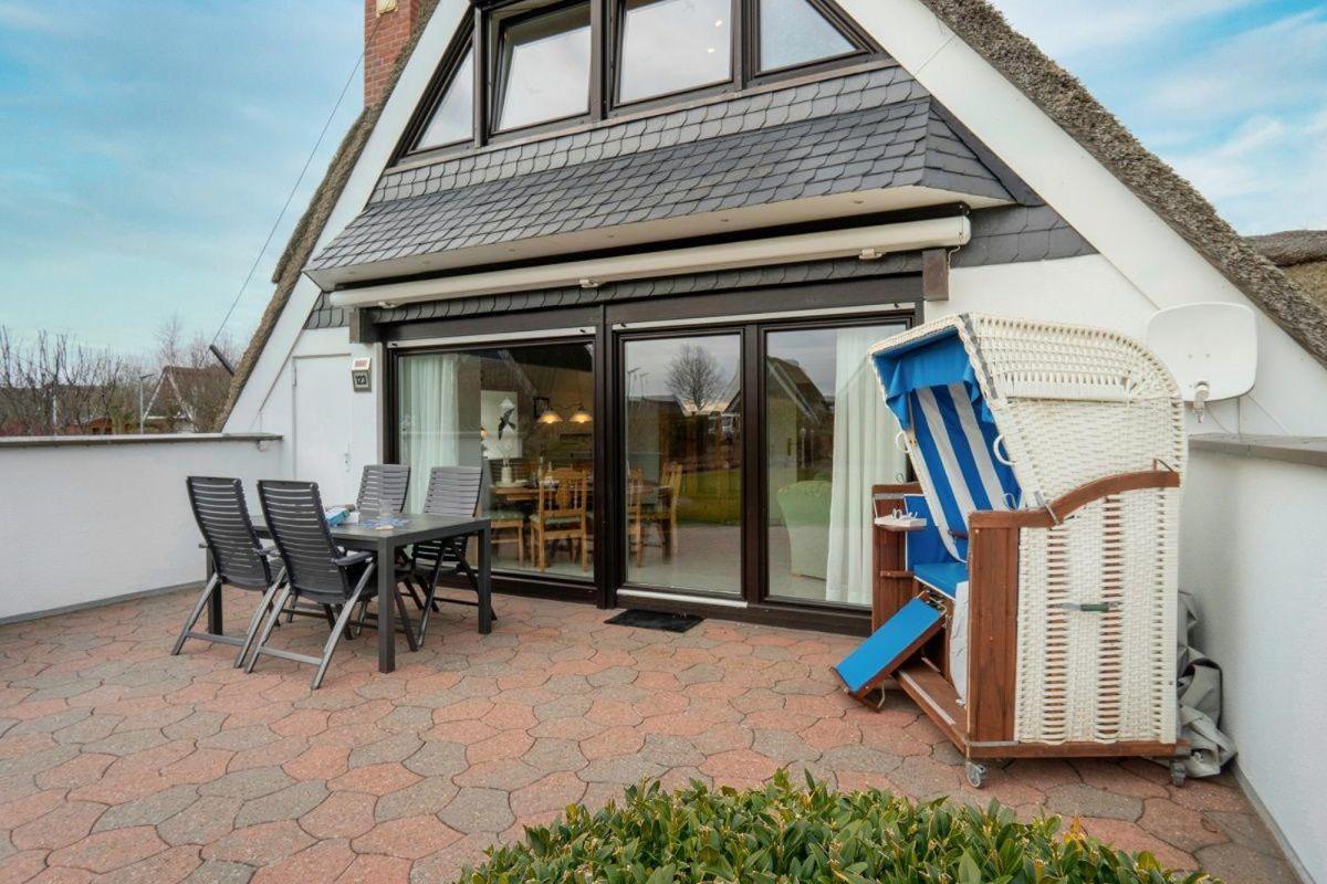 Am-hohen-Ufer-Reetdach-Haus-Ocean-Breeze-123