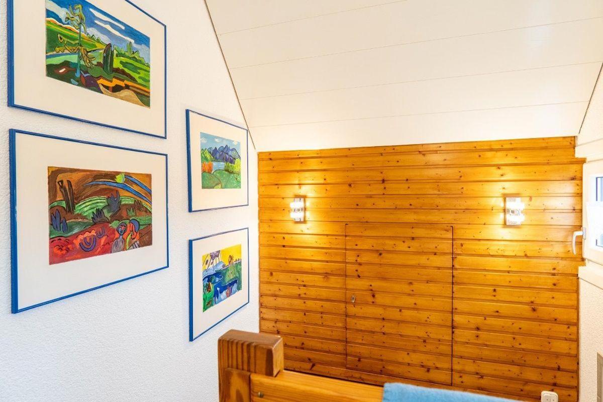 Am-hohen-Ufer-Reetdach-Haus-Ocean-Breeze-123