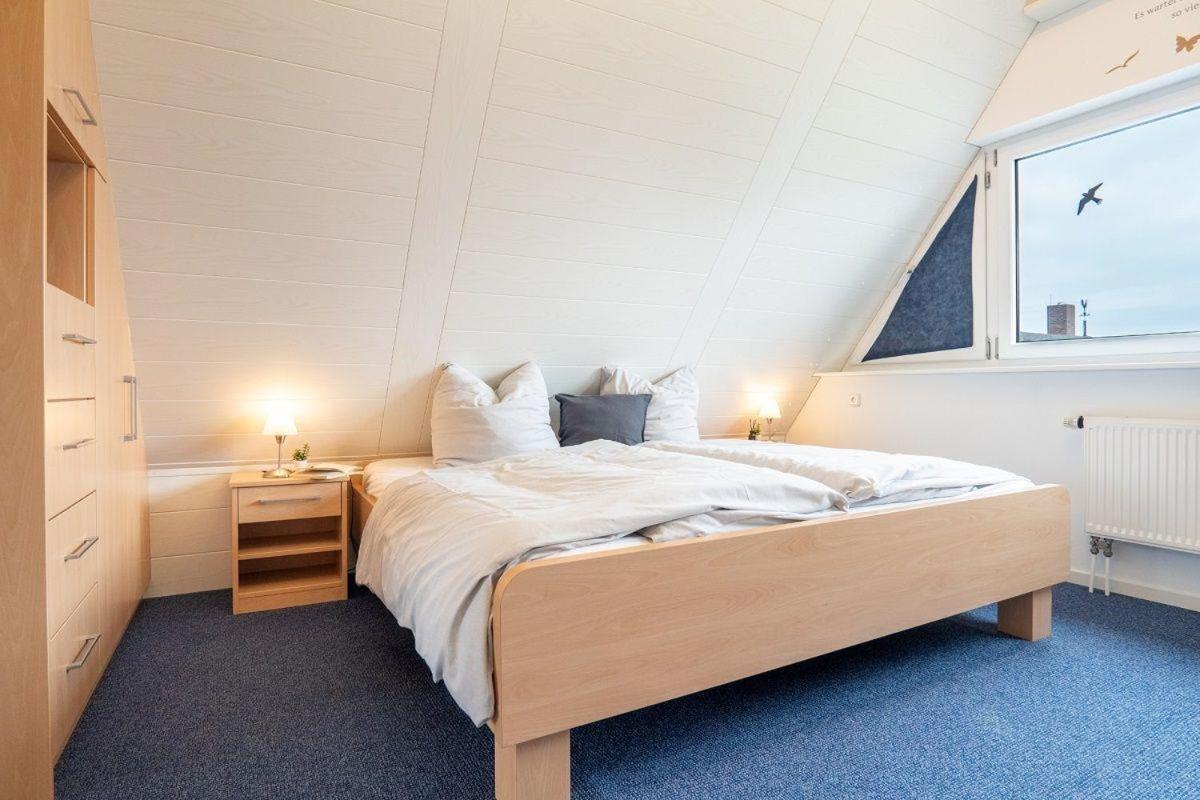 Am-hohen-Ufer-Reetdach-Haus-Ocean-Breeze-123