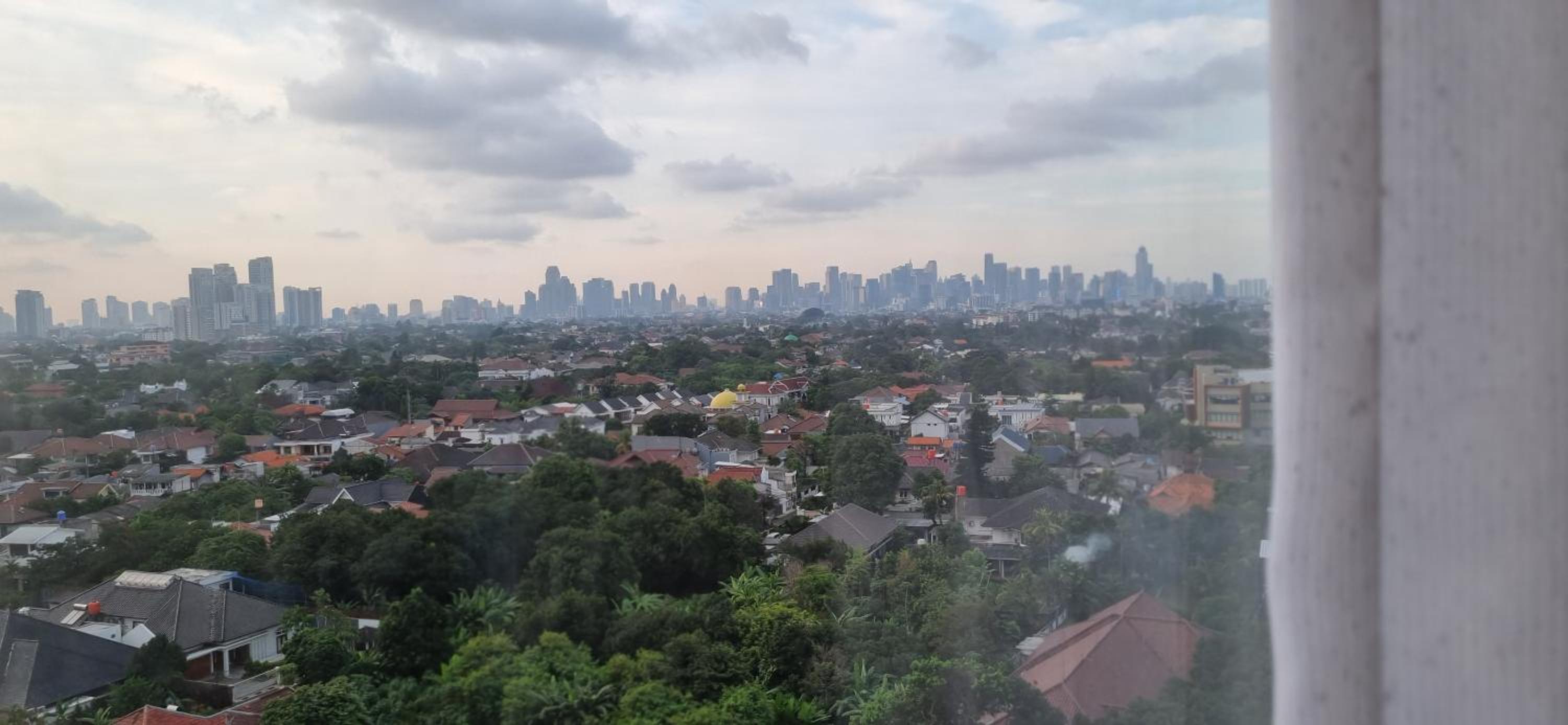 Apt Pejaten Park 1BR Latte w/ Netflix view 4