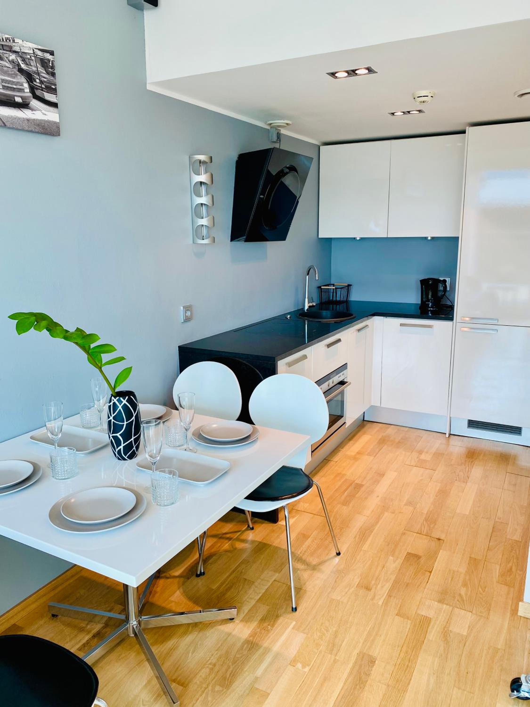 City Heart Apartment with a Sunny Rooftop Terrace