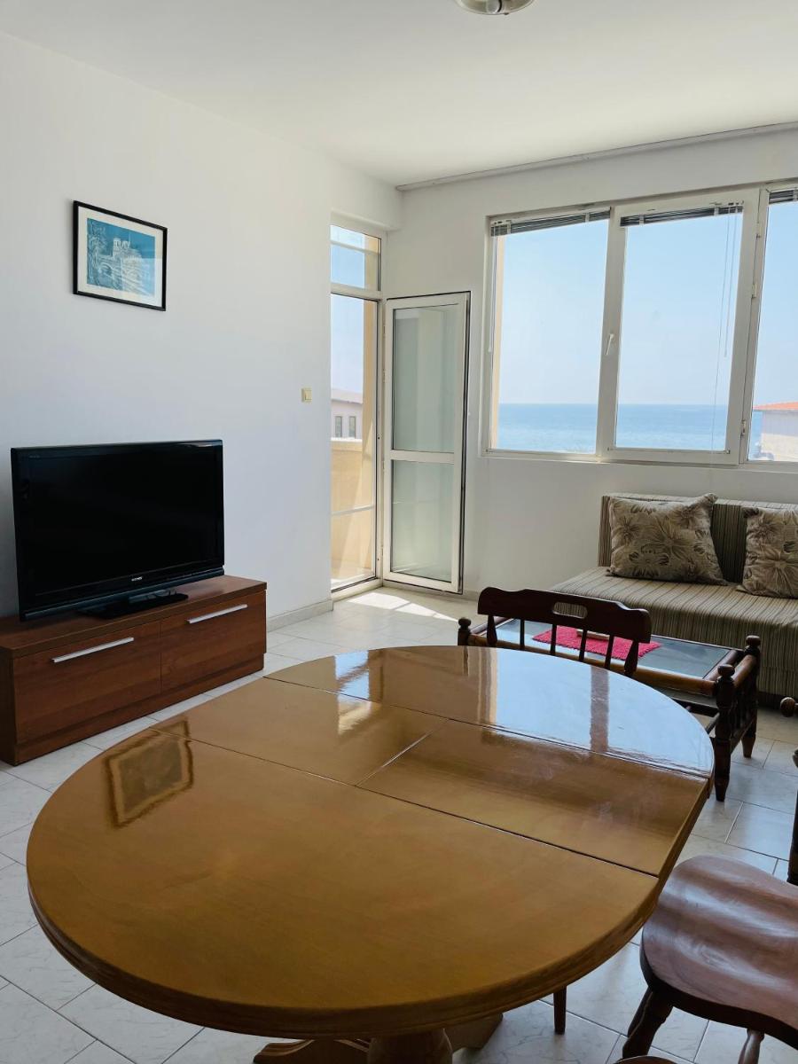 Sun Palace Apartments