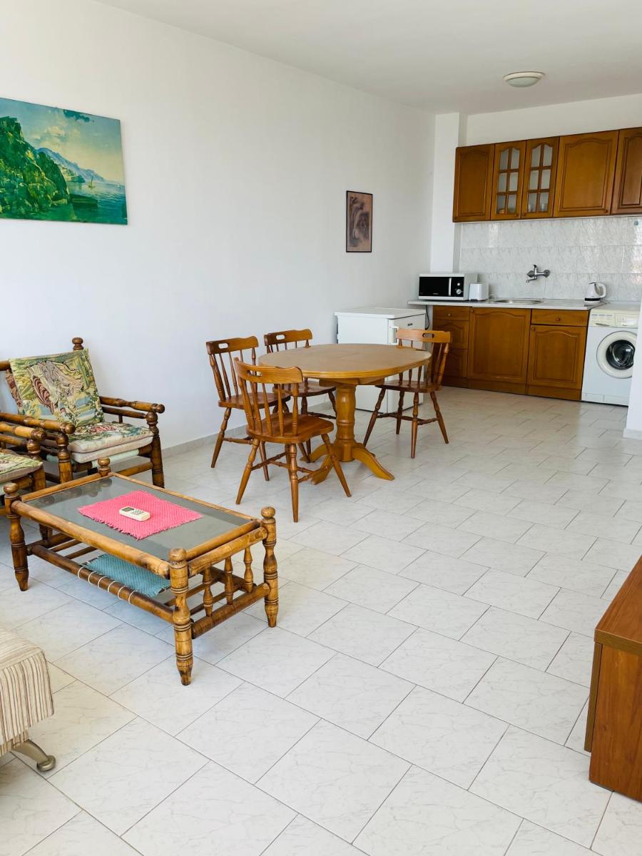 Sun Palace Apartments