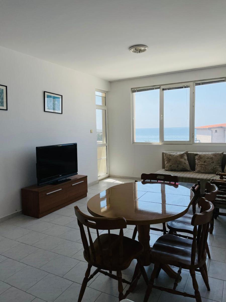 Sun Palace Apartments