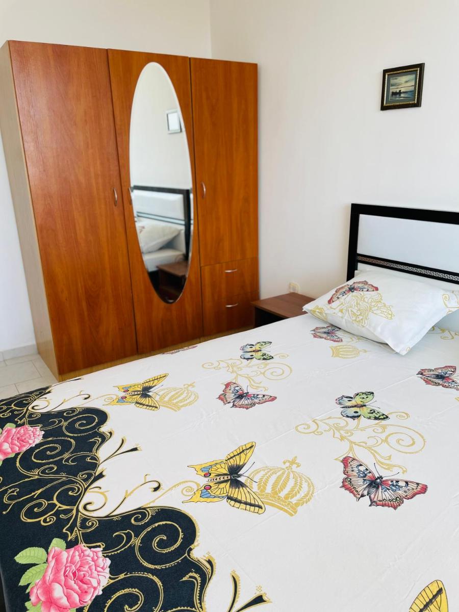 Sun Palace Apartments