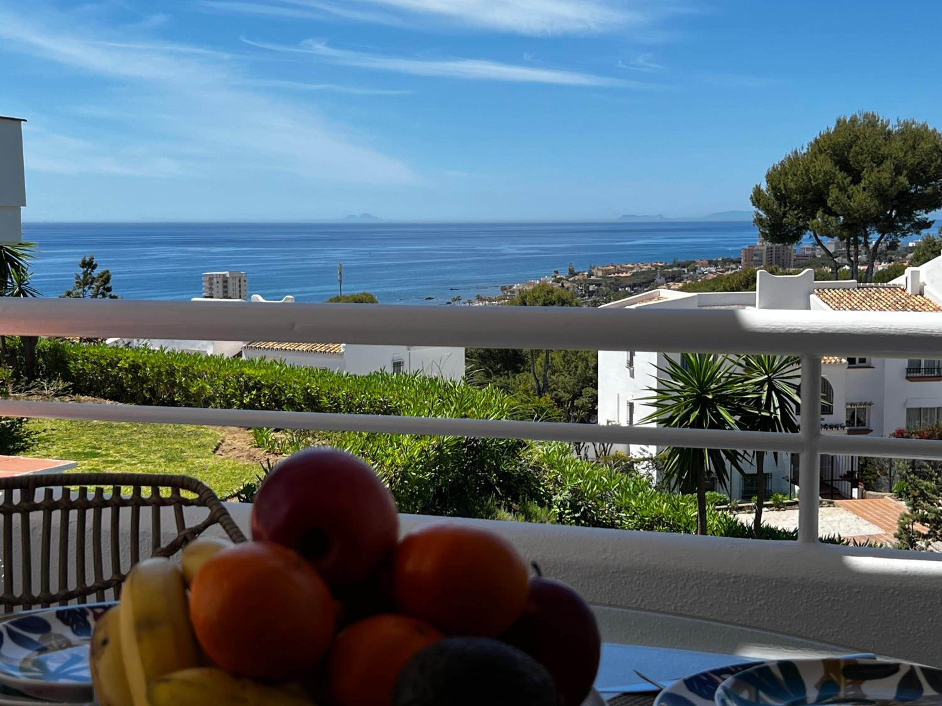 Sunny Apartament with a view to Gibraltar in Miraflores