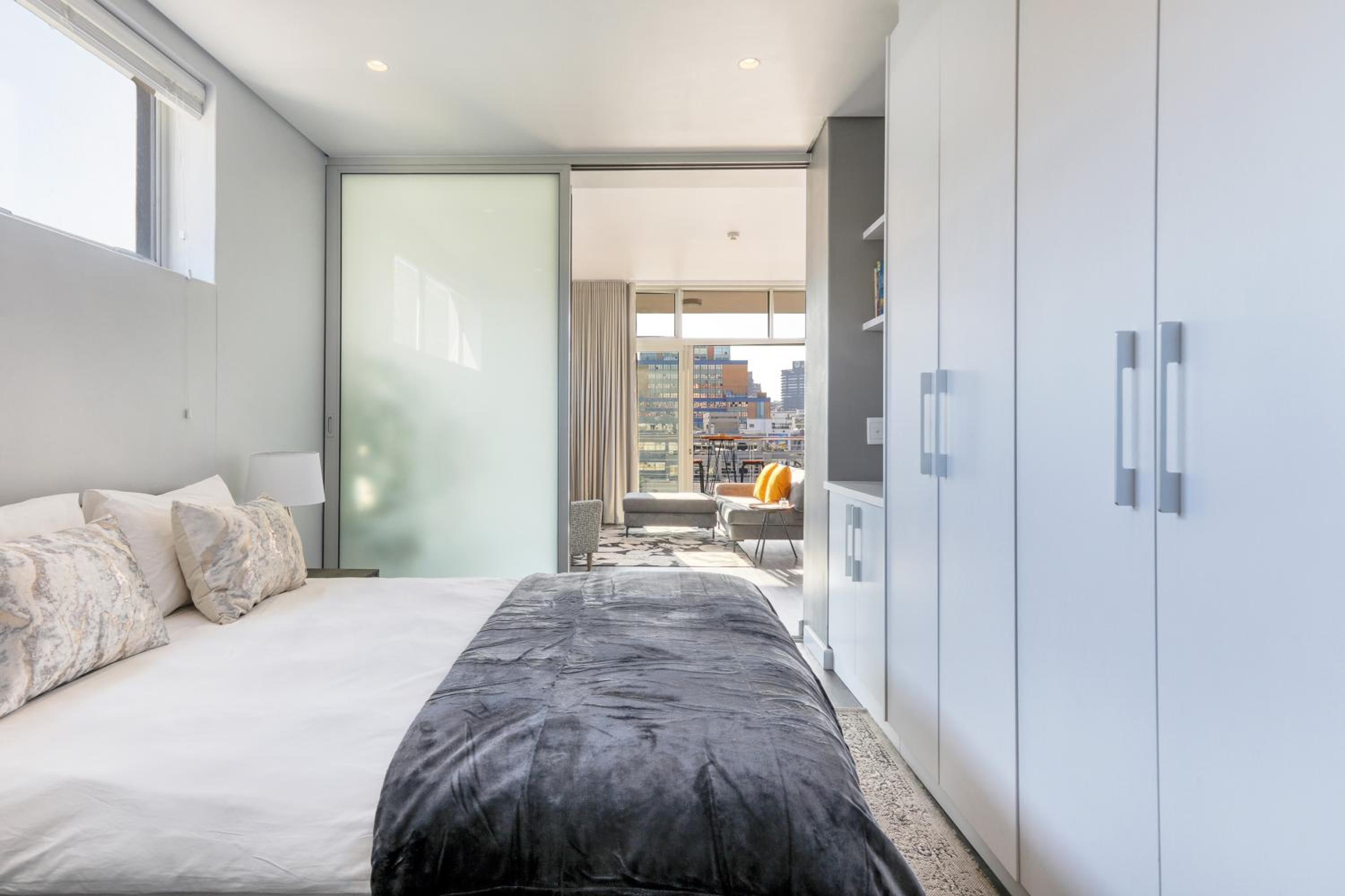 City view 1 bedroom apartment in CBD view 3