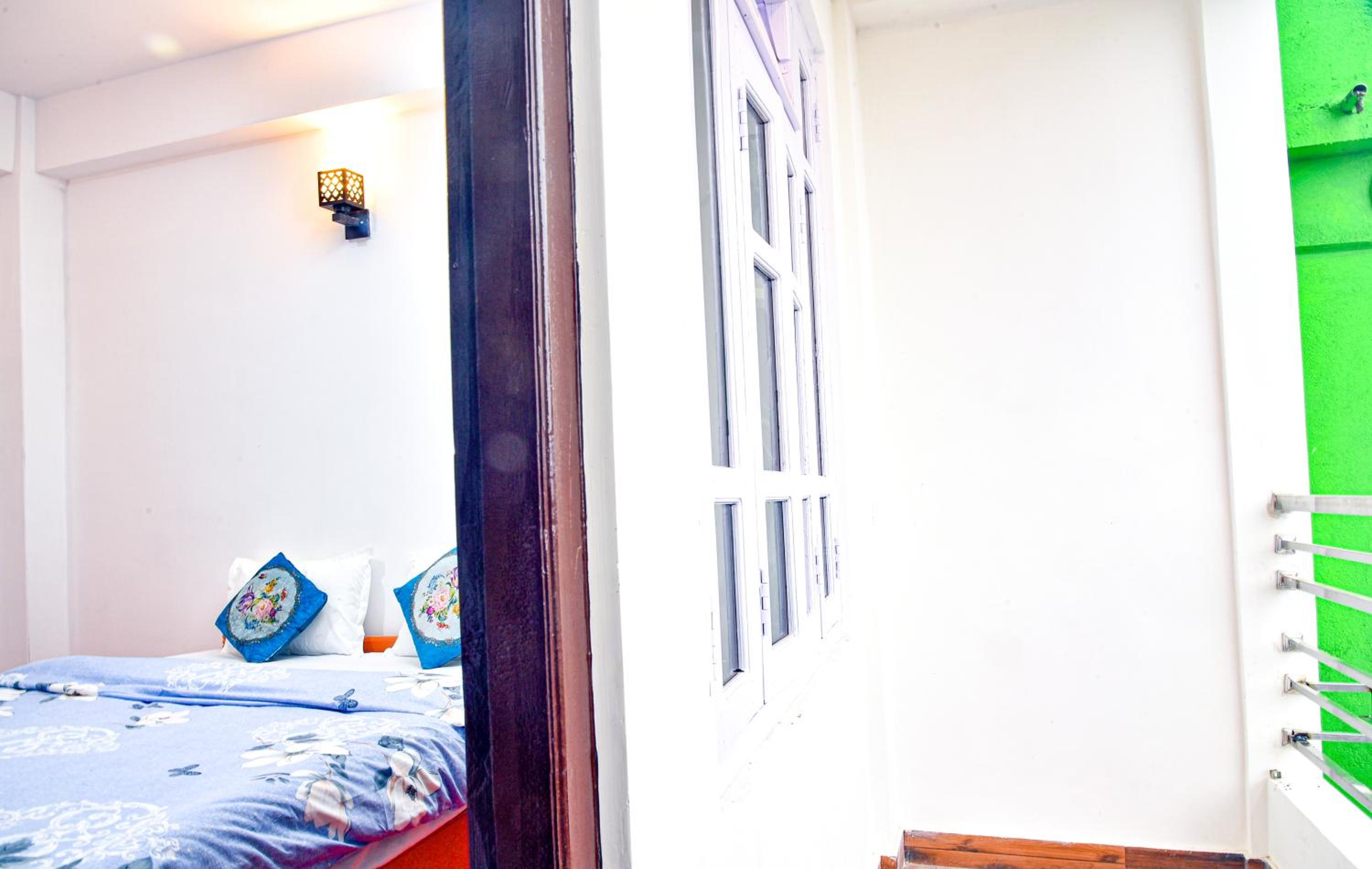 Lava Hotel Aashiyana