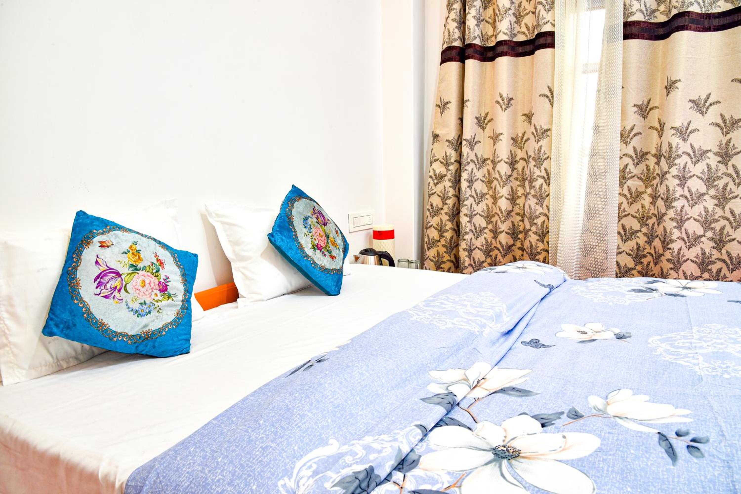 Lava Hotel Aashiyana