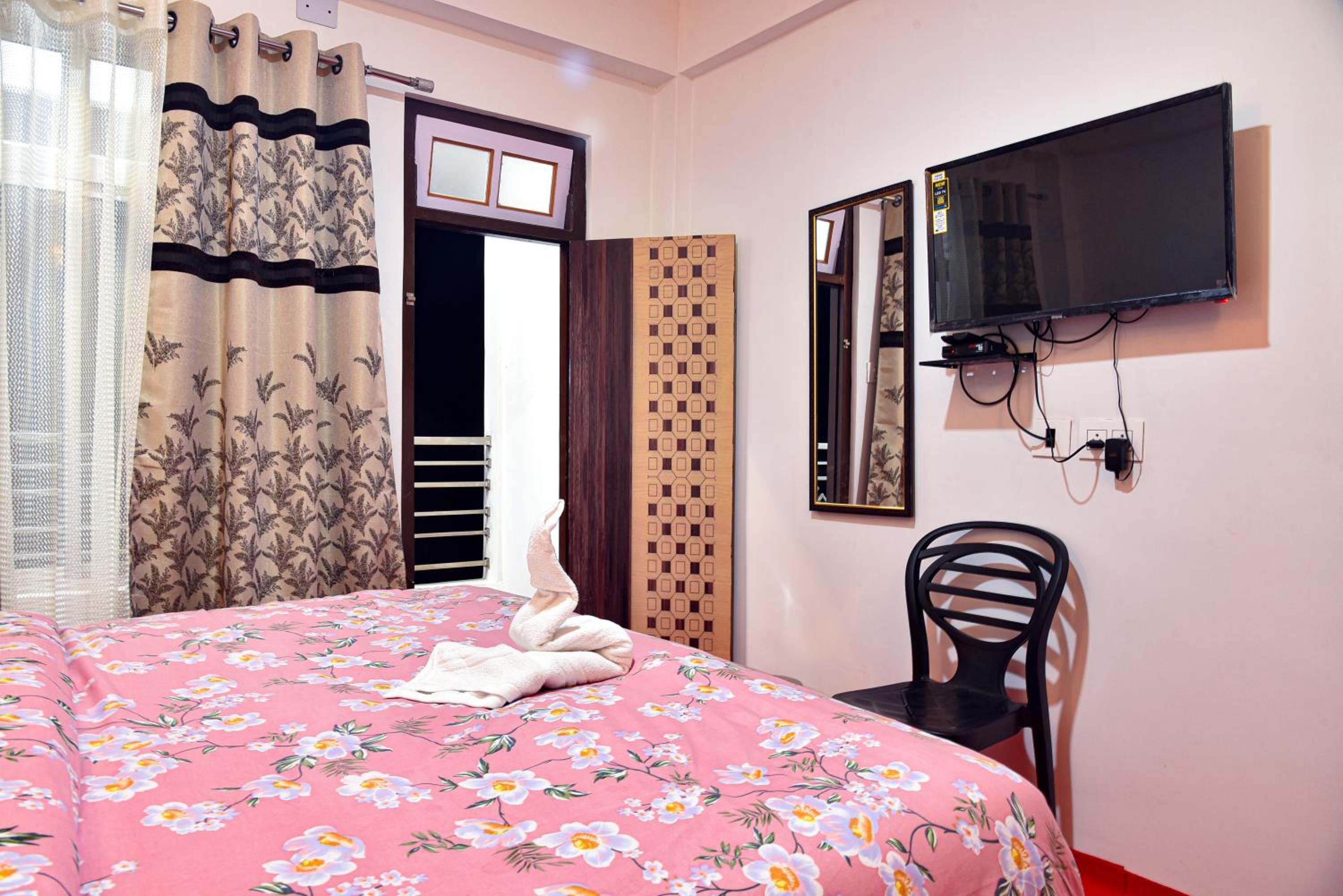 Lava Hotel Aashiyana