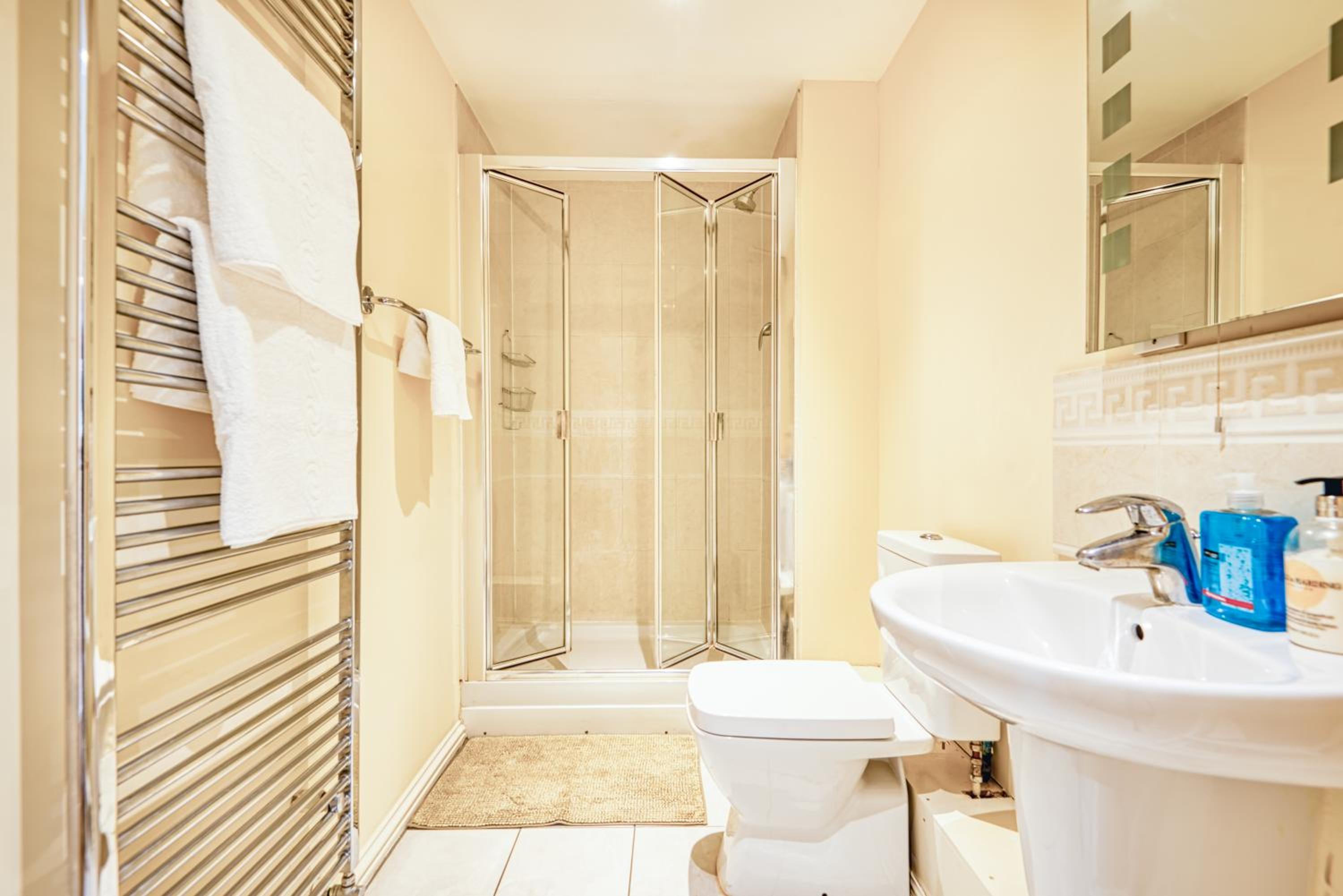 Austin David Apartments - Hendon Pad view 3