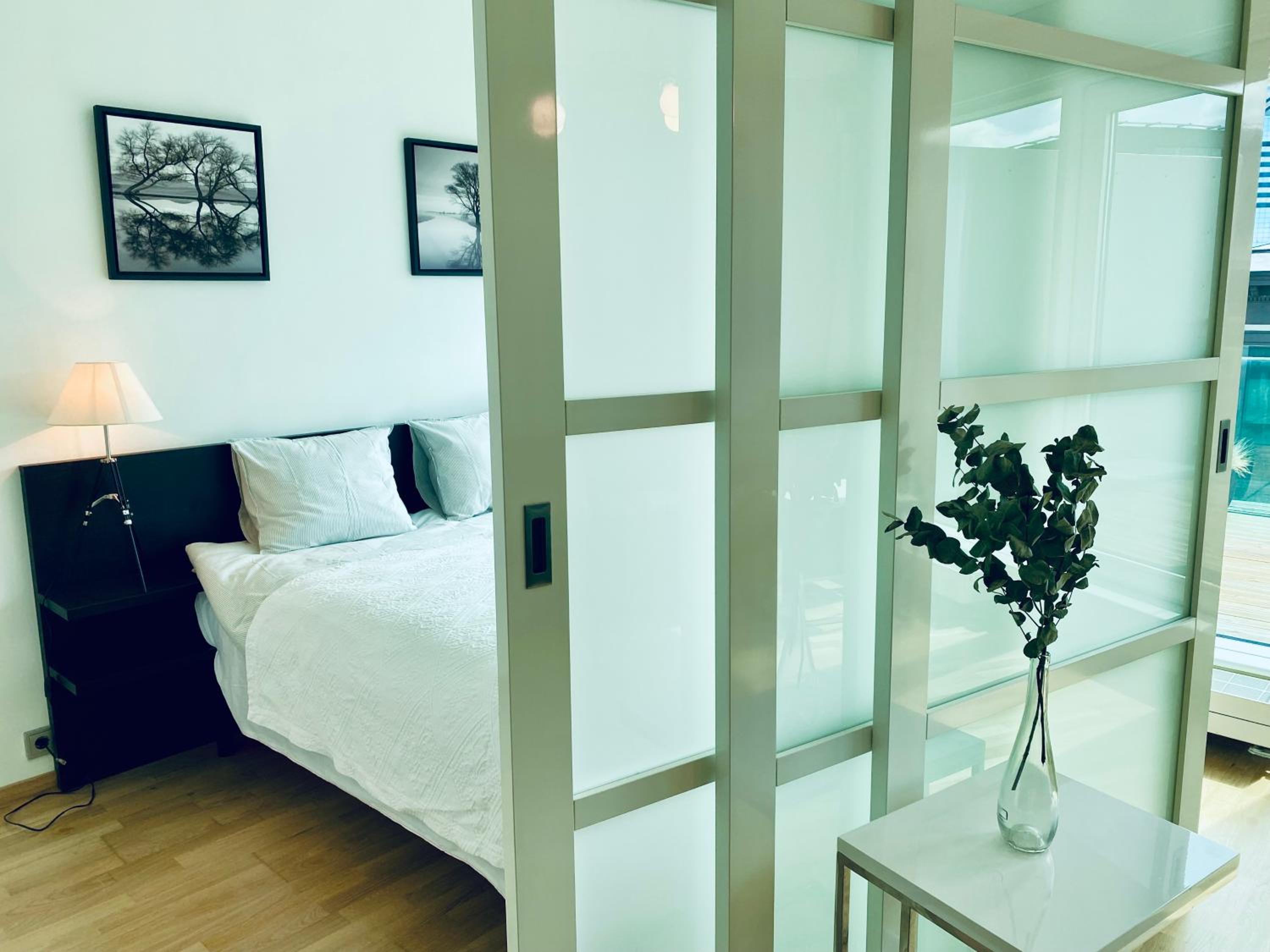 City Heart Apartment with a Sunny Rooftop Terrace