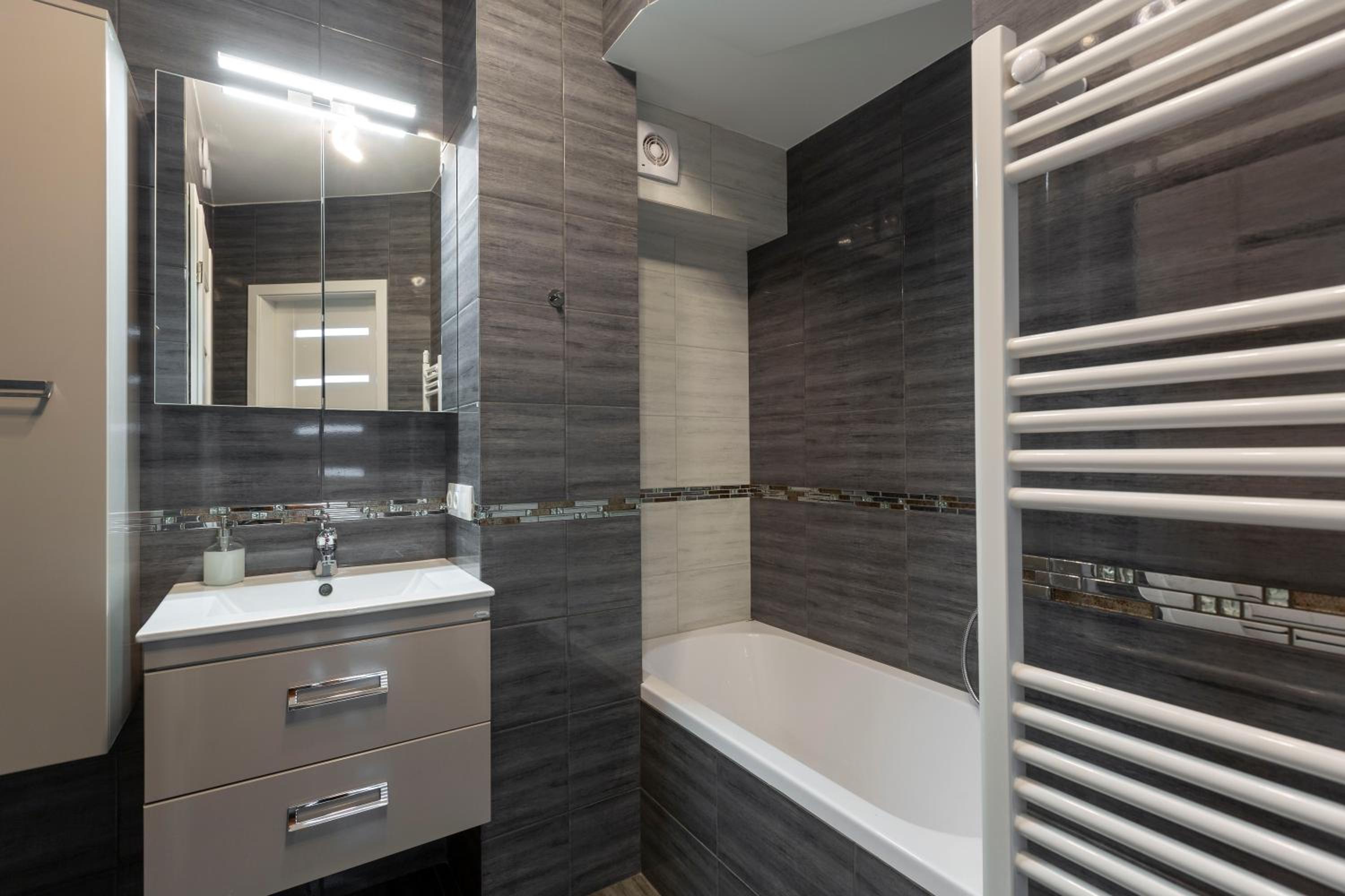 Luxurious Károly Apartment in the Heart of Budapest view 4