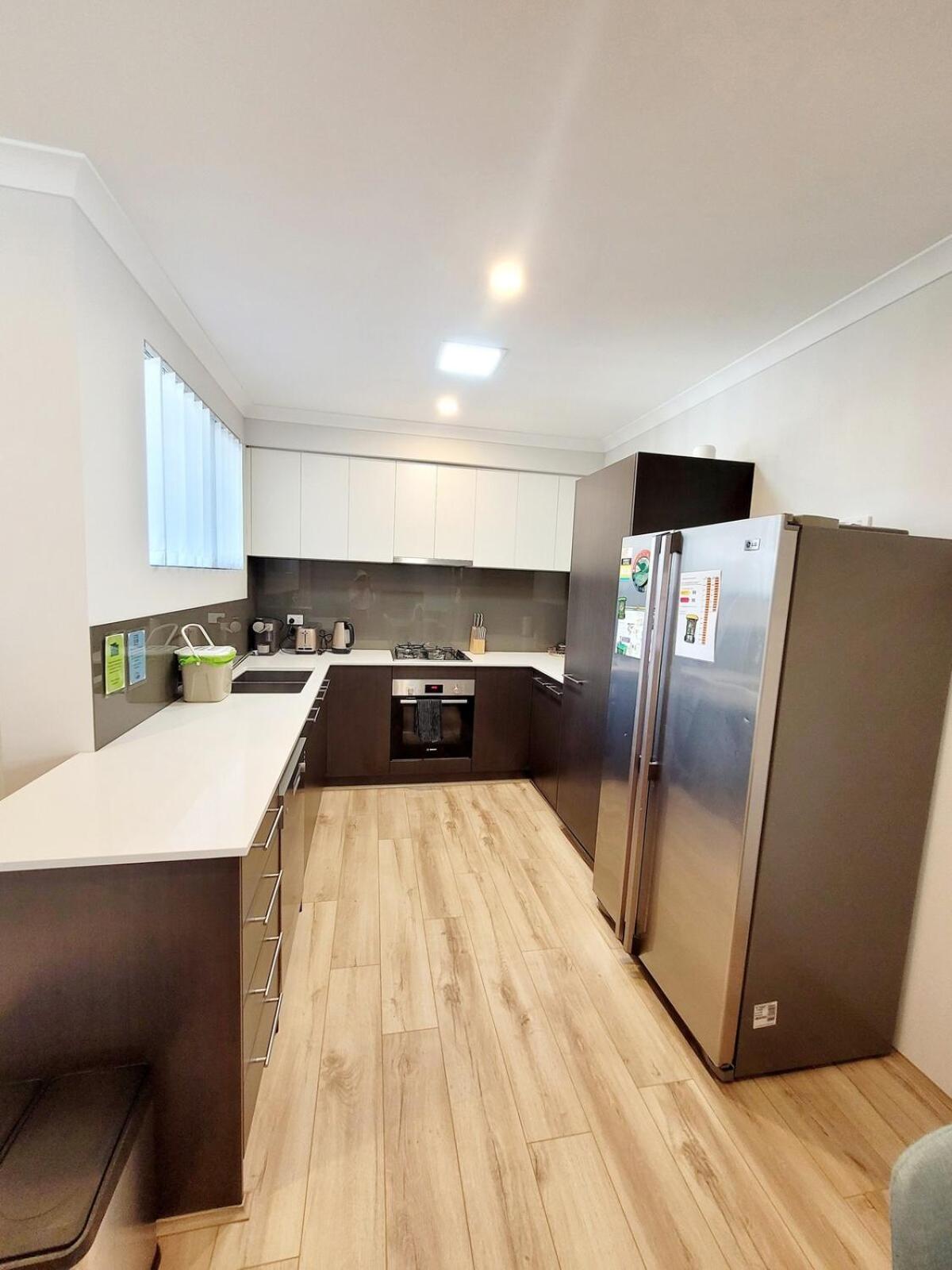 Bright Trendy 3BR Apt - Walk to River & Shops
