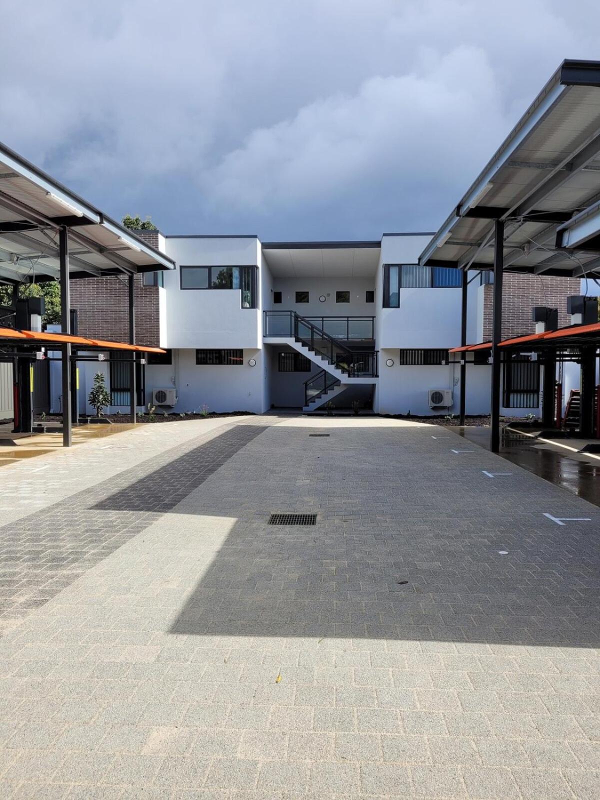 Bright Trendy 3BR Apt - Walk to River & Shops