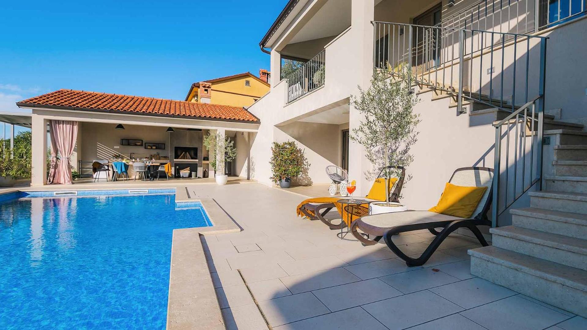 A stunning villa with a swimming pool in Lindar near Pazin view 5