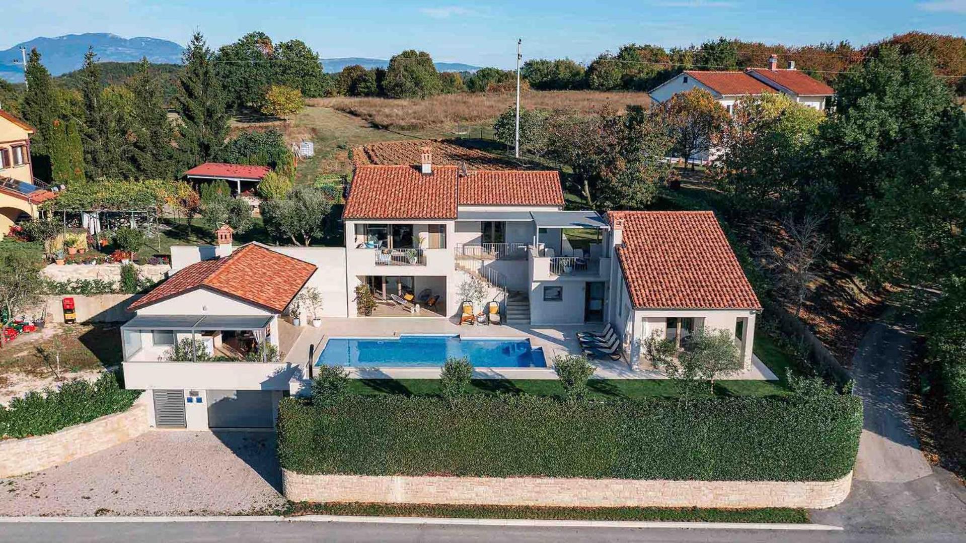 A stunning villa with a swimming pool in Lindar near Pazin view 2