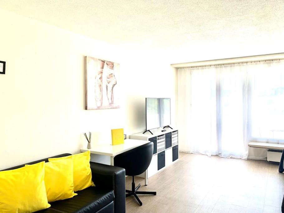 Little Penthouse ****