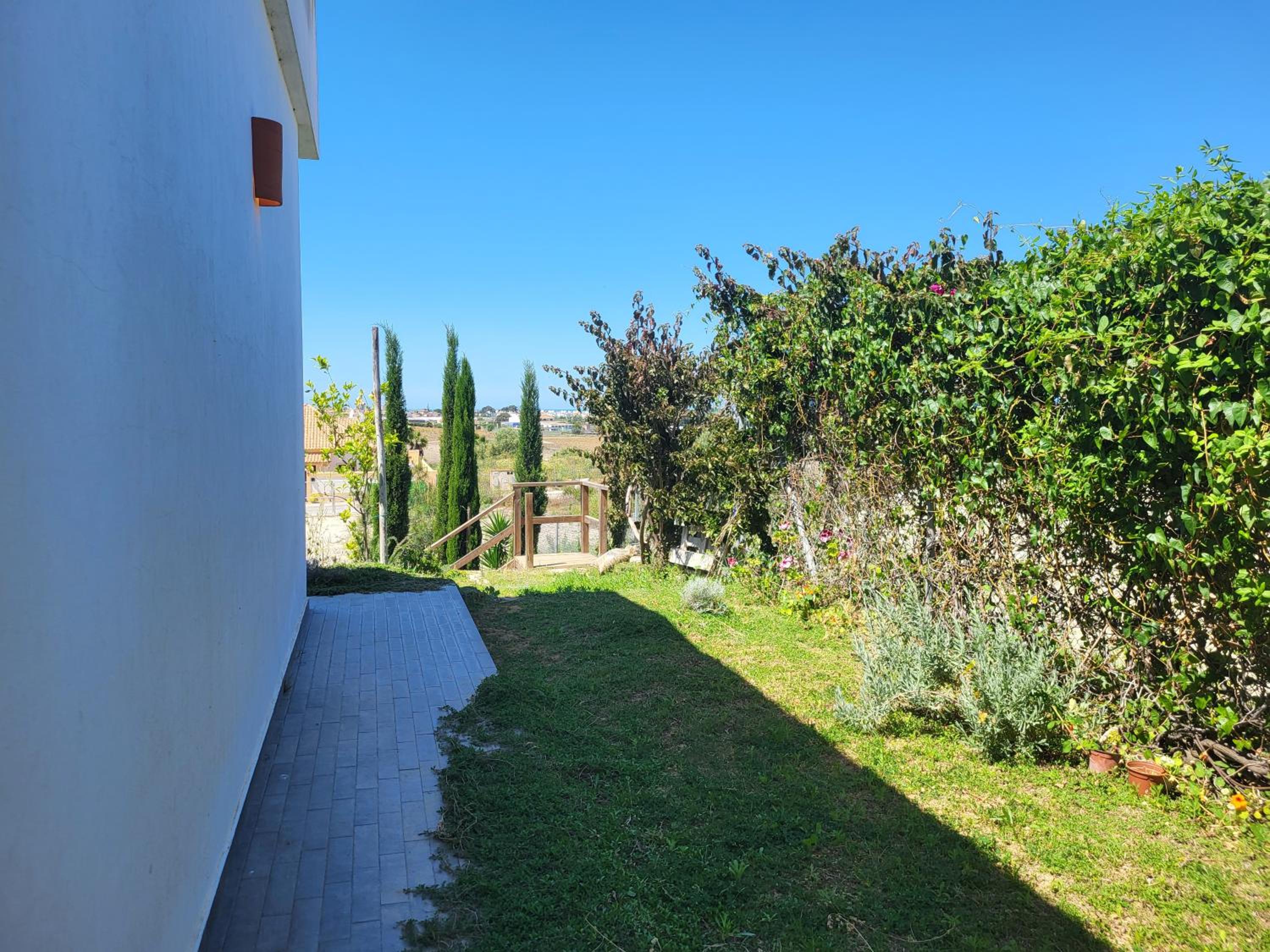 Family house with nice garden 10min from Sanlúcar view 5