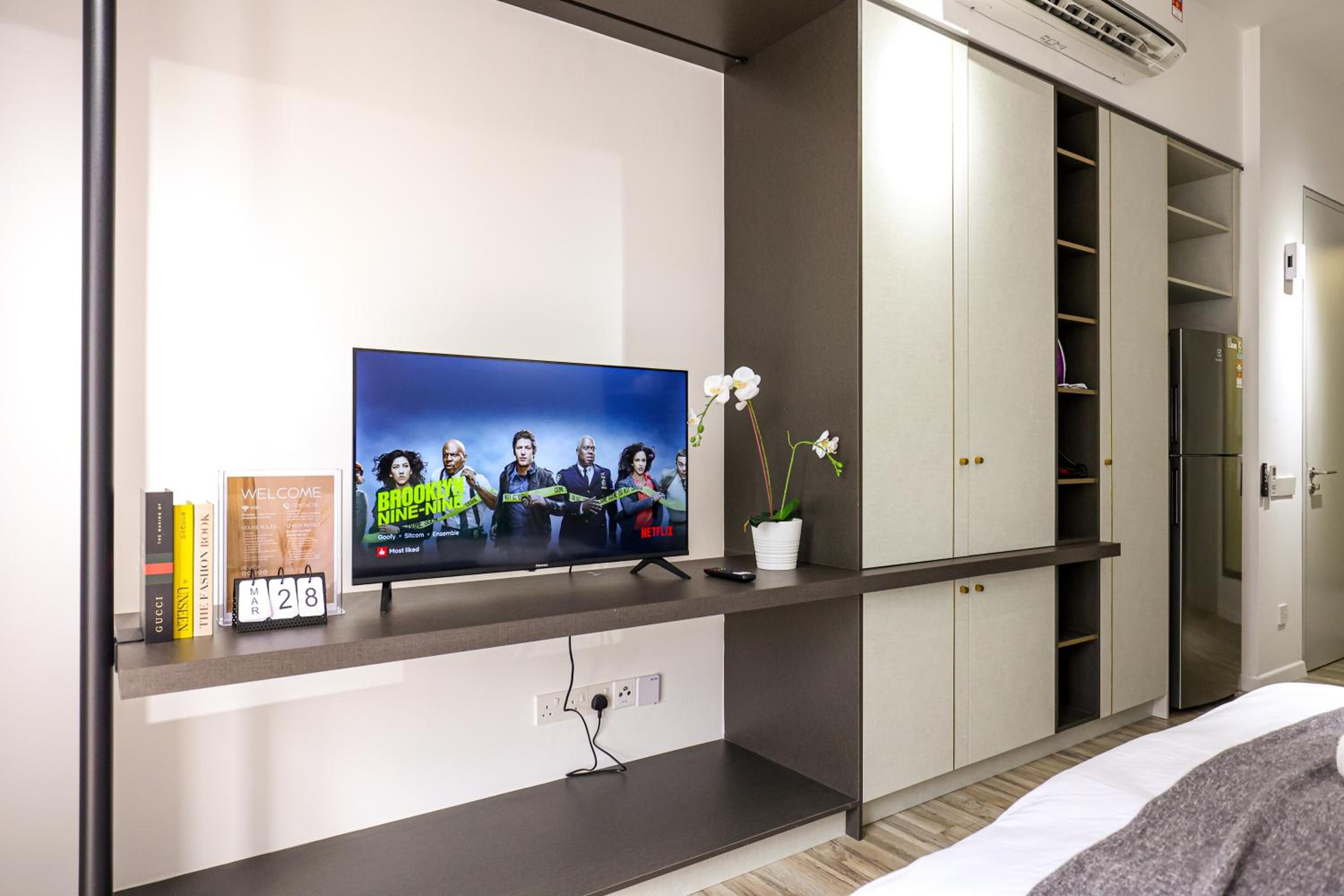 NEW # Midvalley MILLERZ SQUARE KL KLCC - Netflix n WIFI by GOMAIN