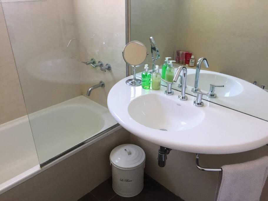 Nice Super confortable flat in the best location, with a great pool!