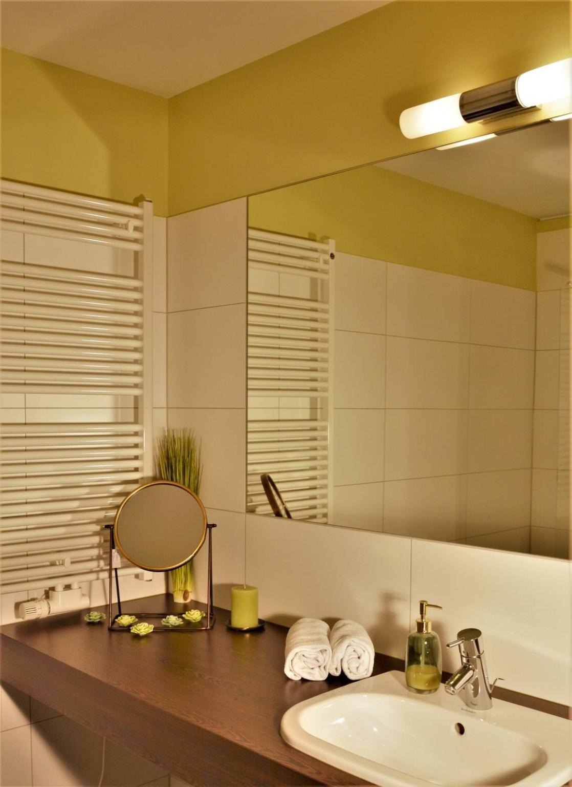 Apartment 7 -