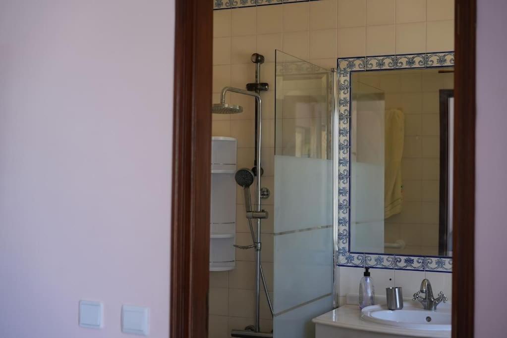 Spacious Portuguese flat with pool next to beach view 5