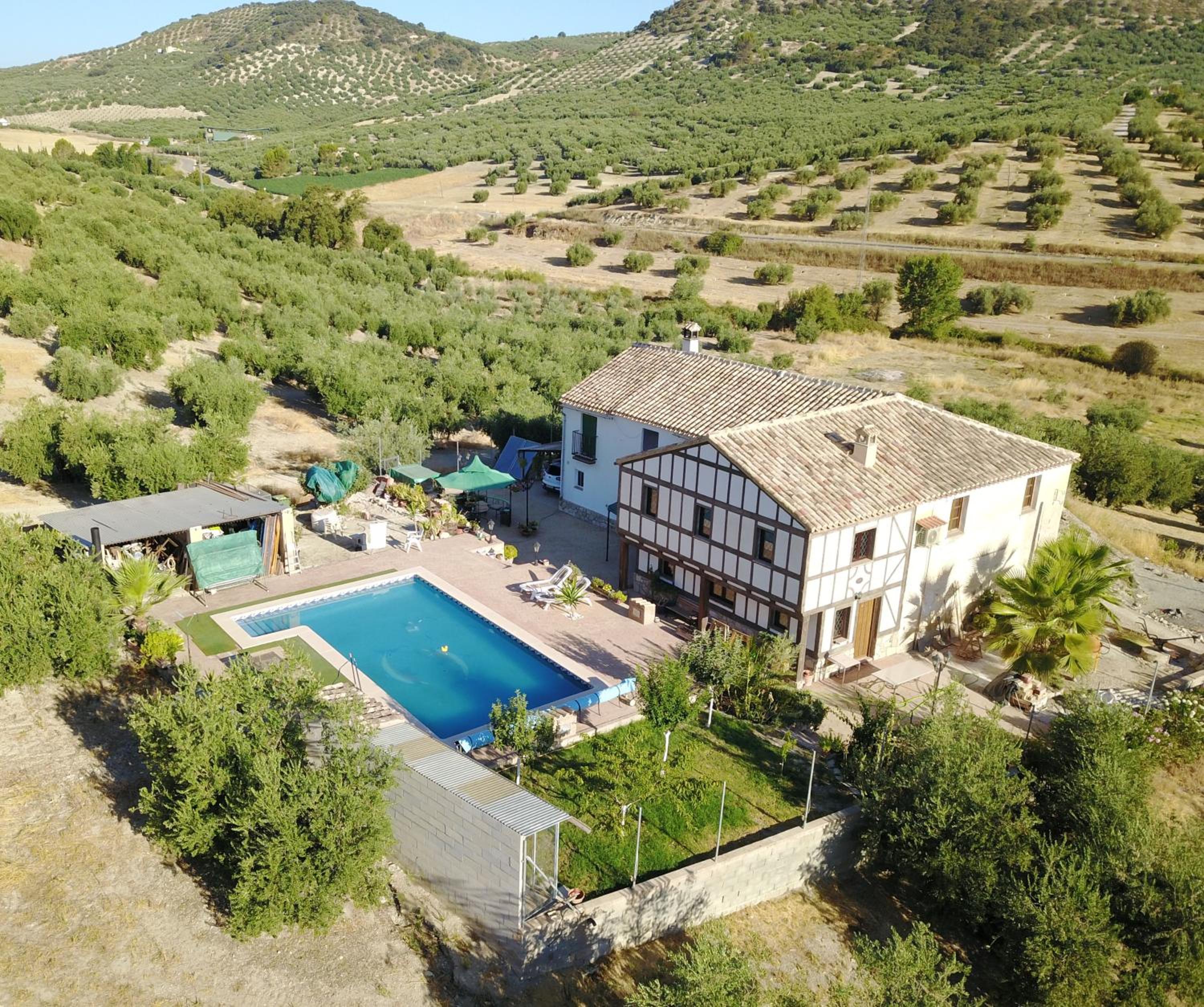 Las Marrojas, secluded Tudor country cottage