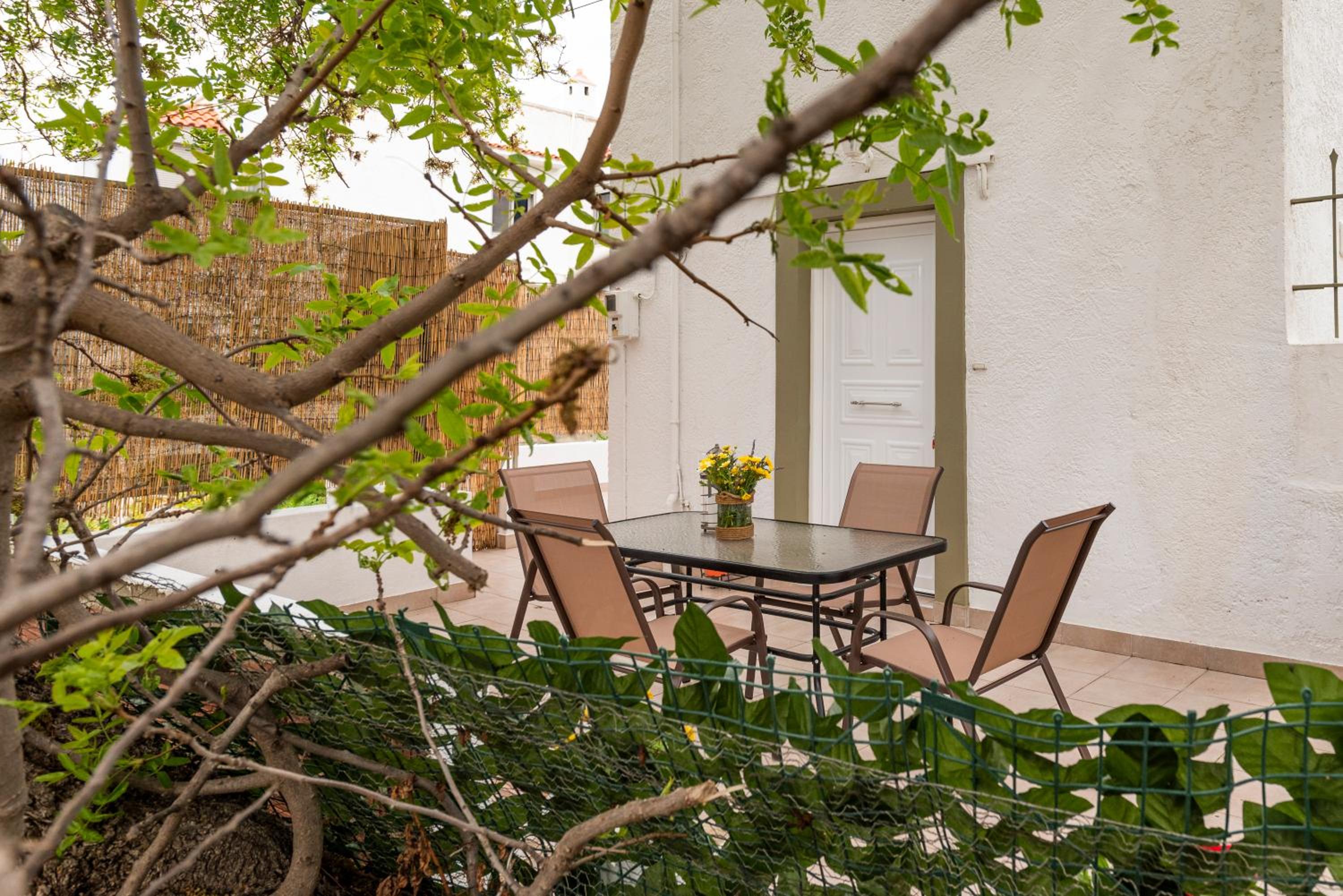 traditional suburbs maisonette photo 5