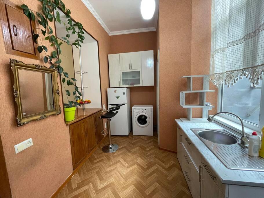 House in Old Tbilisi view 4