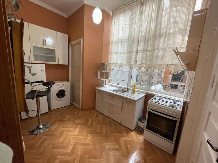 House in Old Tbilisi view 5