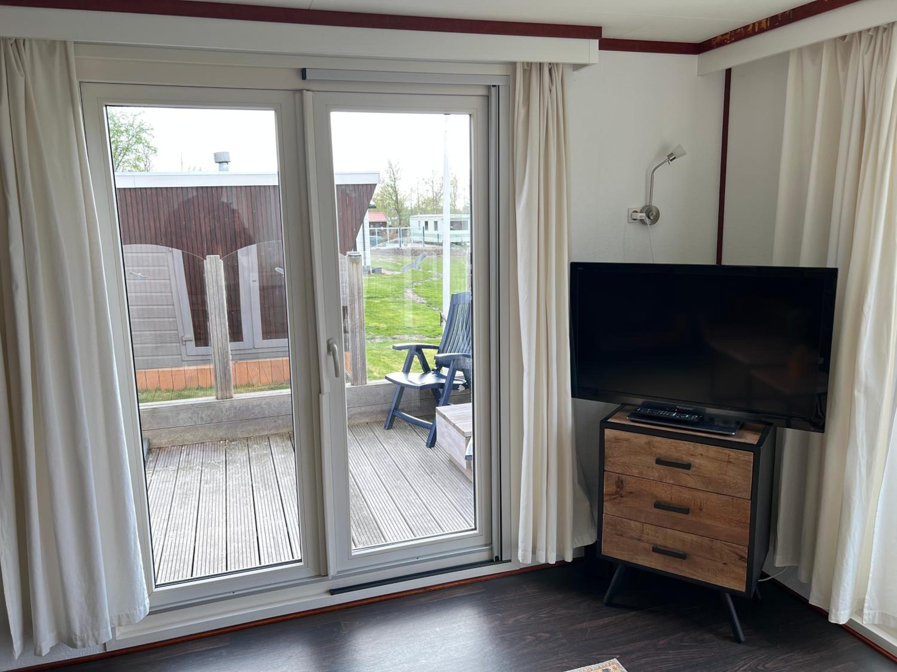 Chalet Havenzicht Eernewoude view 5