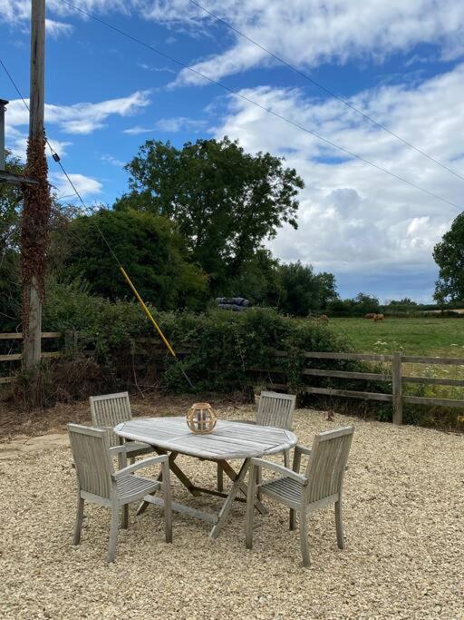 Pretty 1 bedroom cottage near Cirencester view 2