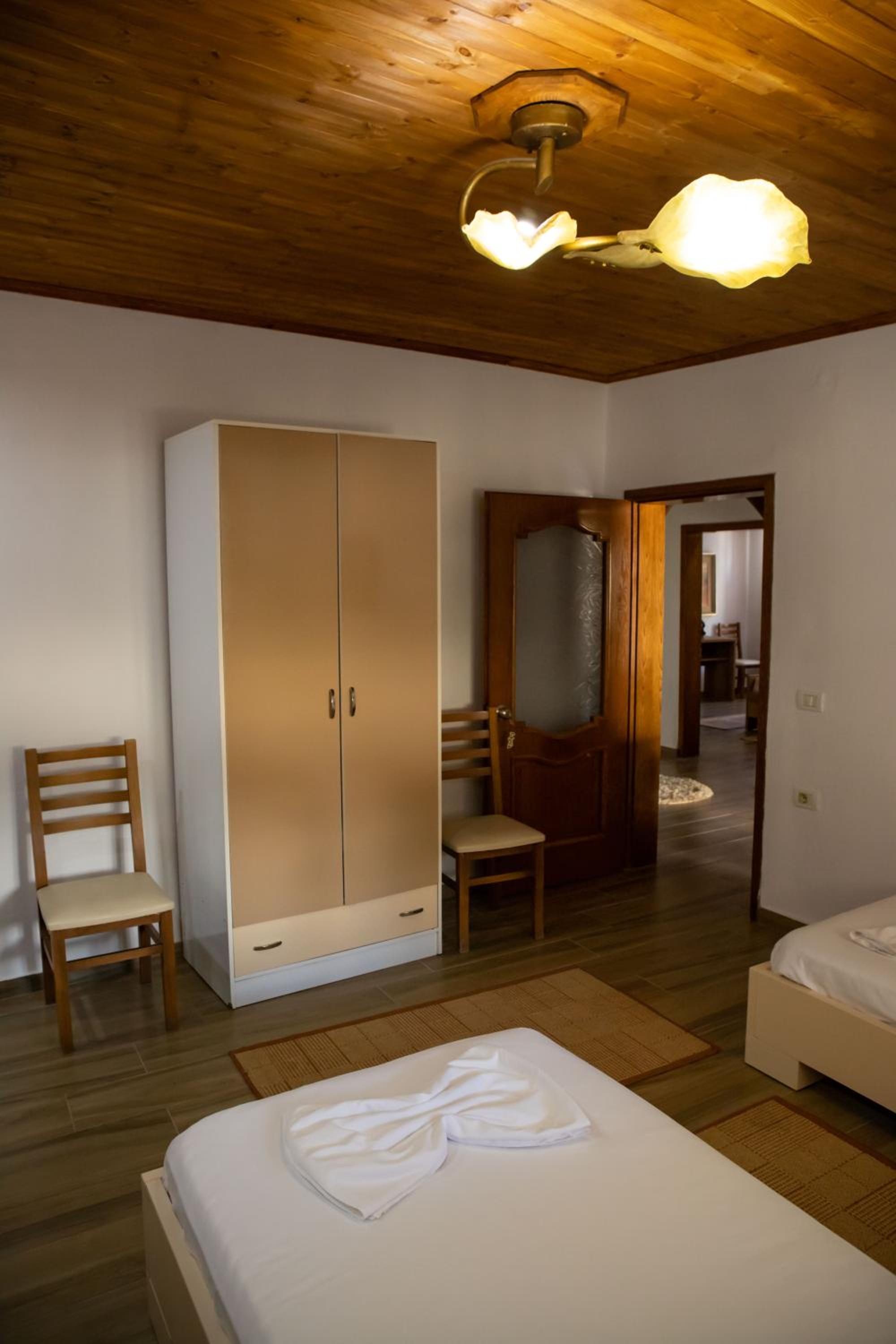 Eni entire guesthouse parking on site