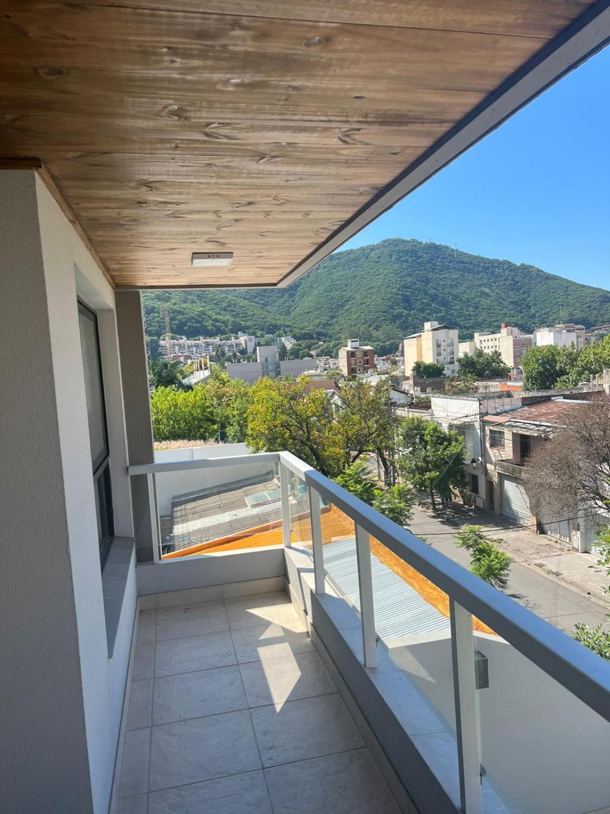 Departamento moderno con parrilla privada para 3 - 3B