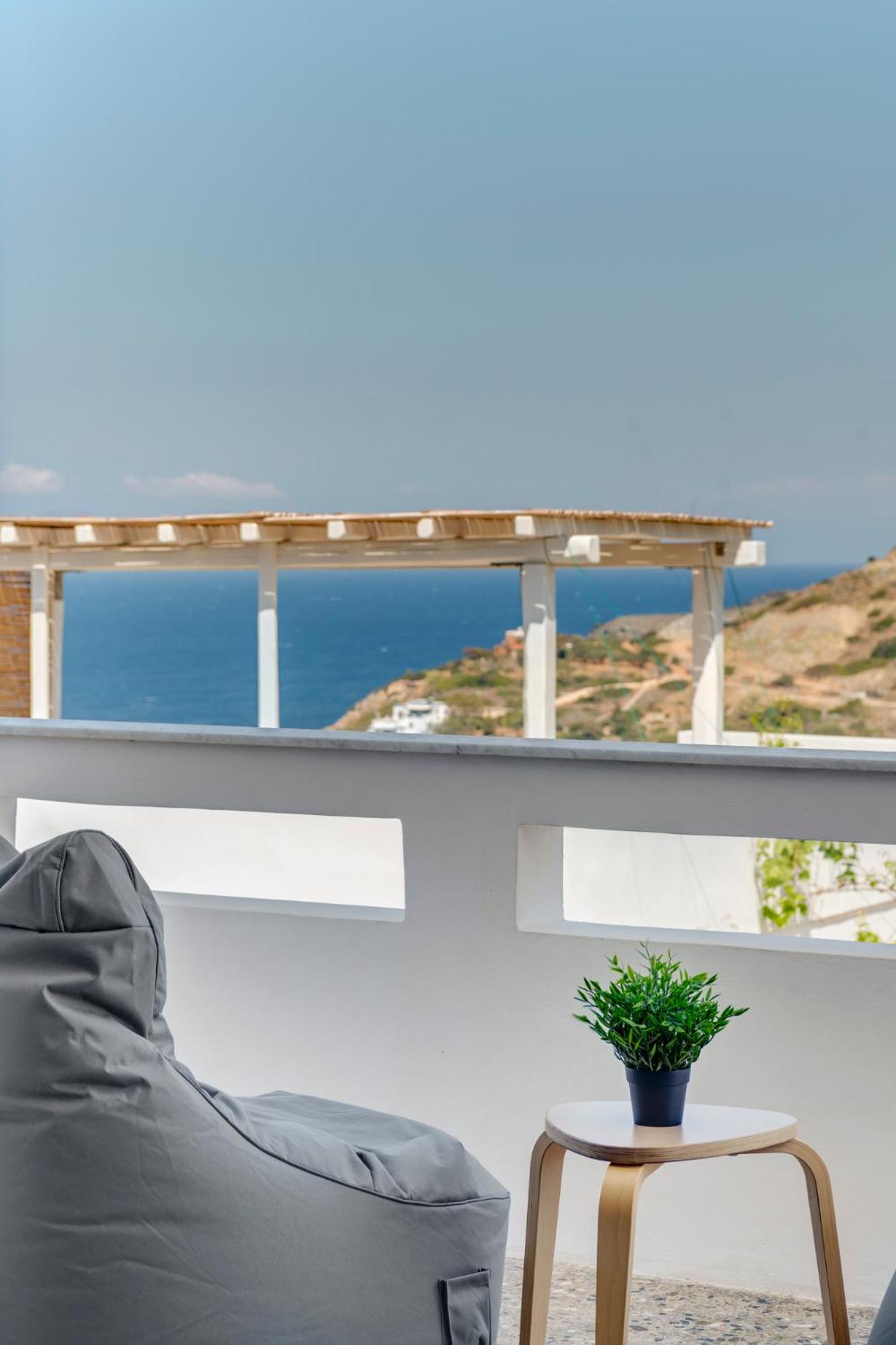 Cactus Guesthouse, Κίνι Συρος view 4